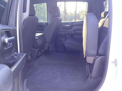 Used 2020 Chevrolet Silverado 1500 Custom w/ Custom Value Package image 10