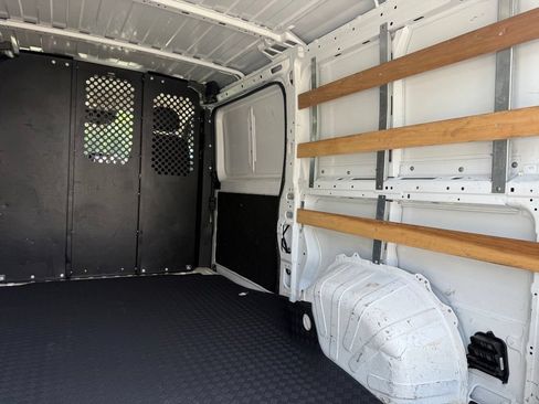 Used 2025 RAM ProMaster 2500 w/ U-Haul Equipment Group FWD image 29