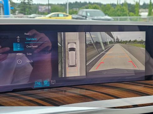 New 2026 Cadillac Escalade Platinum Luxury w/ LPO, Radiant Package AWD/4WD image 34