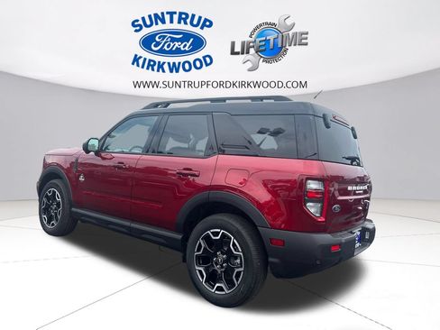 Used 2025 Ford Bronco Sport Outer Banks w/ Outer Banks Tech Package+ AWD/4WD image 3