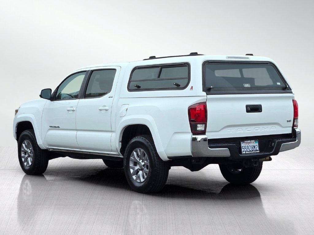 Used 2018 Toyota Tacoma SR5 RWD image 7