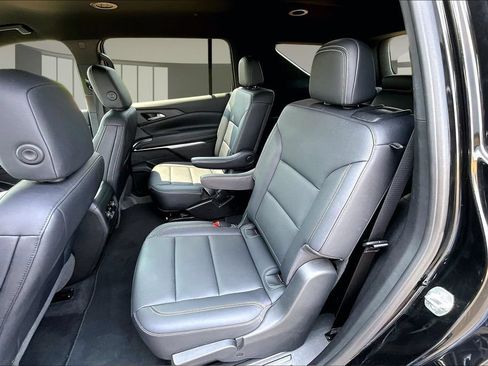 Used 2025 Chevrolet Traverse LT AWD/4WD image 22