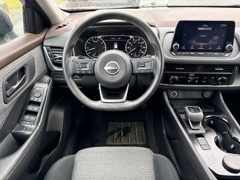 Used 2022 Nissan Rogue S AWD/4WD image 16
