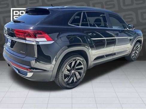 Used 2023 Volkswagen Atlas Cross Sport SE w/ Black Wheel Package AWD/4WD image 4