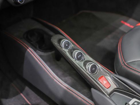Certified 2022 Ferrari F8 Tributo RWD image 44
