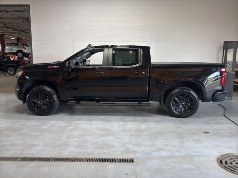 Used 2024 Chevrolet Silverado 1500 RST AWD/4WD image 2