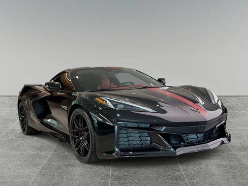 Used 2026 Chevrolet Corvette Z06 w/ Stealth Interior Trim Package RWD image 9