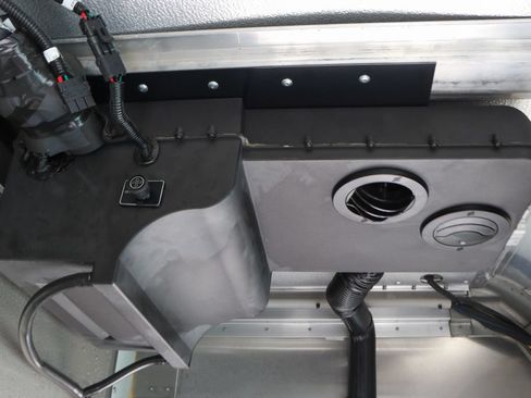 Used 2019 Ford E-450 and Econoline 450 Super Duty RWD image 30