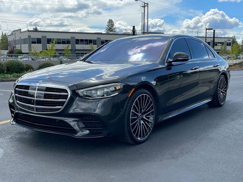 Used 2022 Mercedes-Benz S 500 4MATIC image 3