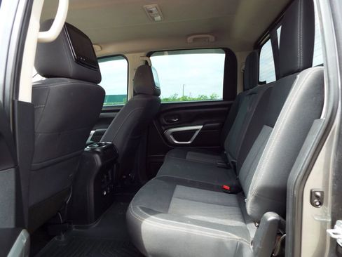 Used 2021 Nissan Titan SV w/ SV Convenience Package AWD/4WD image 22