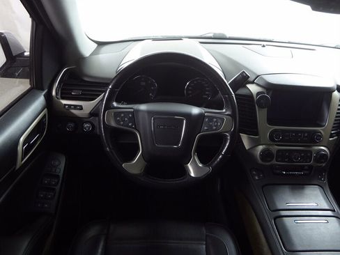 Used 2018 GMC Yukon Denali image 8