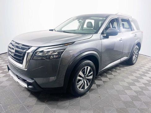 Certified 2025 Nissan Pathfinder SL AWD/4WD image 1