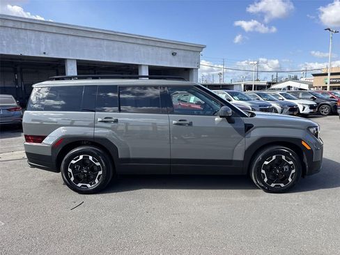 Used 2025 Hyundai Santa Fe SEL image 2