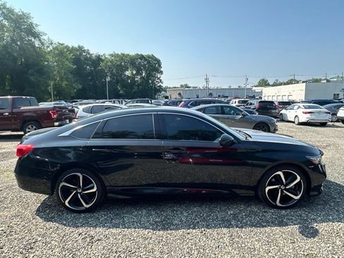 Used 2019 Honda Accord Sport image 4