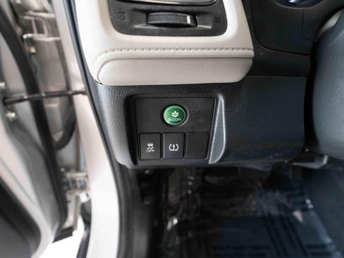Used 2016 Honda HR-V LX image 11
