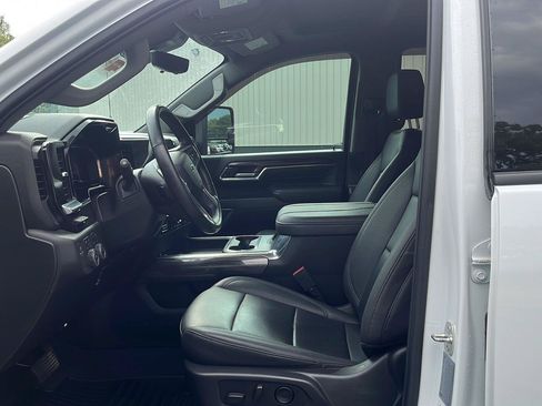 Used 2024 Chevrolet Silverado 2500 LTZ w/ LTZ Plus Package AWD/4WD image 10