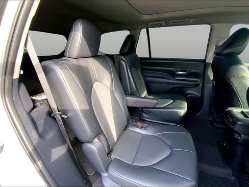 Certified 2026 Toyota Grand Highlander FWD image 19