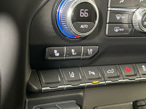 Used 2022 GMC Sierra 2500 AT4 w/ AT4 Premium Plus Package image 20