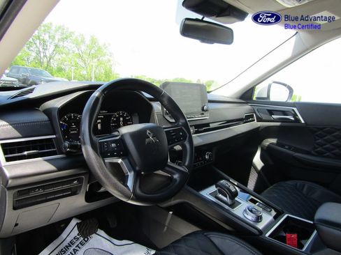 Used 2022 Mitsubishi Outlander SEL AWD/4WD image 13