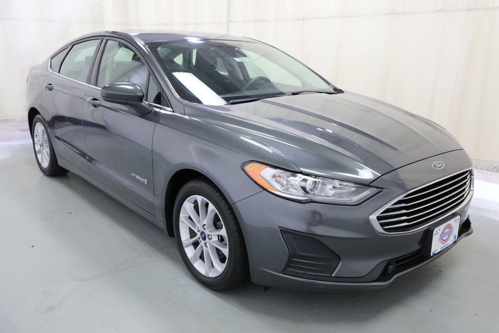 Used 2019 Ford Fusion SE FWD image 8