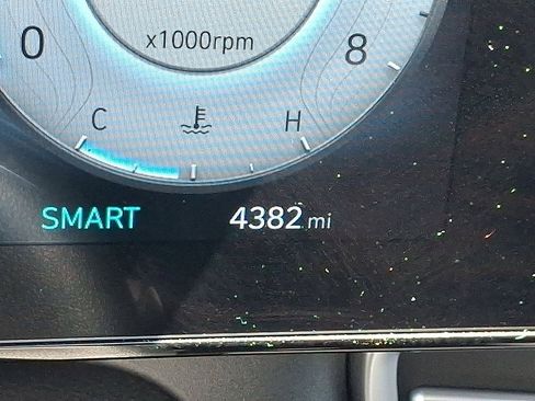 Certified 2025 Hyundai Elantra SEL FWD image 13