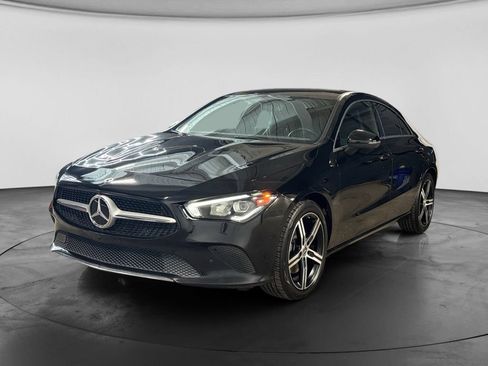 Used 2020 Mercedes-Benz CLA 250 4MATIC w/ Premium Package image 8