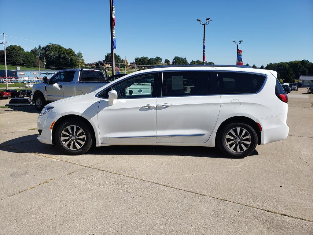 Used 2020 Chrysler Pacifica Touring-L Plus FWD image 7