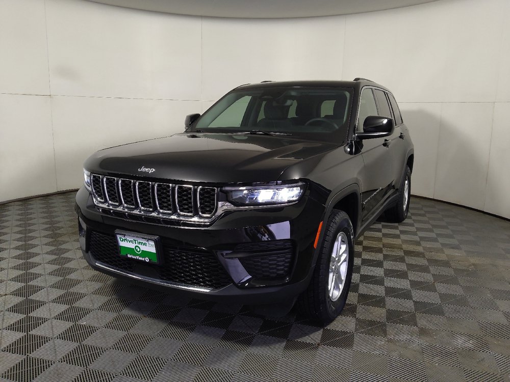 Used 2023 Jeep Grand Cherokee Laredo AWD/4WD image 15