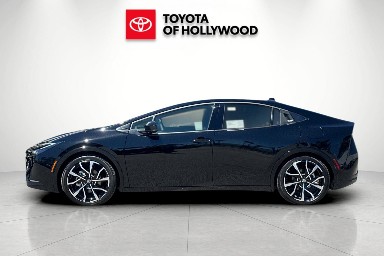 New 2027 Toyota Prius Plug-In Hybrid w/ Limited Premium Package FWD image 9
