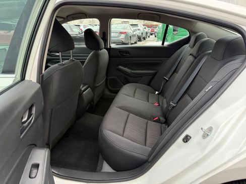 Used 2025 Nissan Altima 2.5 SV image 25