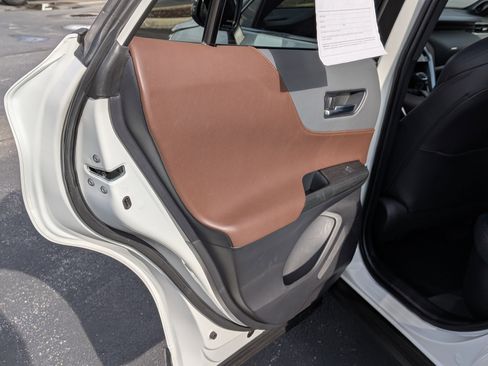 Certified 2024 Toyota Venza XLE AWD/4WD image 20