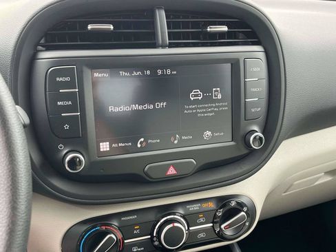 Certified 2025 Kia Soul LX w/ LX Technology Package FWD image 21