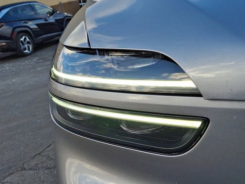 Used 2023 Genesis GV70 2.5T w/ Sport Prestige Package image 9