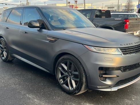 Used 2024 Land Rover Range Rover Sport Dynamic SE image 3