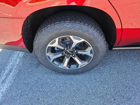 New 2025 GMC Yukon AT4 Ultimate w/ LPO, Floor Liner Package image 5