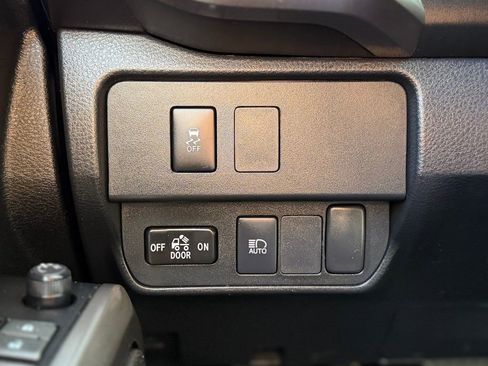 Used 2022 Toyota Tacoma SR5 image 21