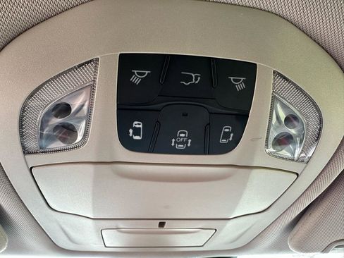 Used 2017 Chrysler Pacifica Touring Plus w/ Security Group image 18