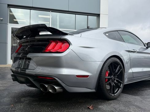 Used 2021 Ford Mustang Shelby GT500 w/ Technology Package image 10