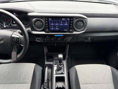 Certified 2022 Toyota Tacoma TRD Off-Road image 18