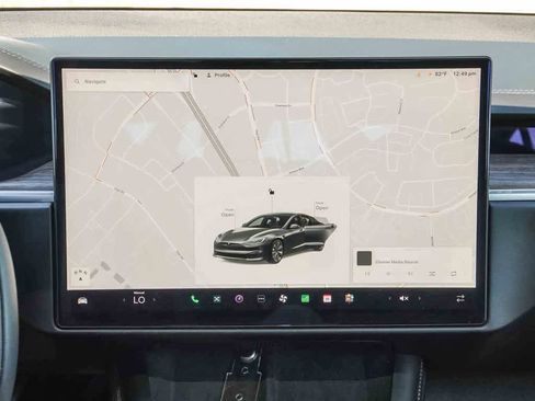 Used 2022 Tesla Model S image 10