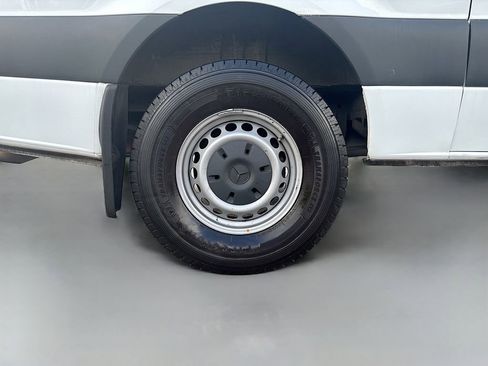 Used 2021 Mercedes-Benz Sprinter 1500 image 14