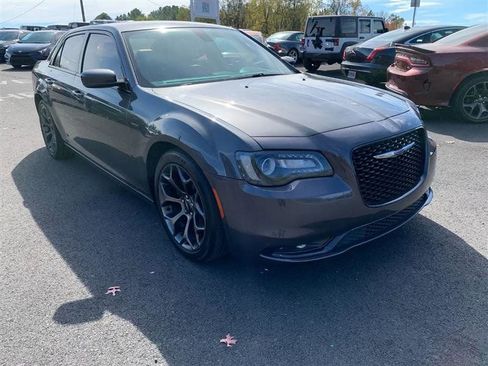 Used 2018 Chrysler 300 S image 12
