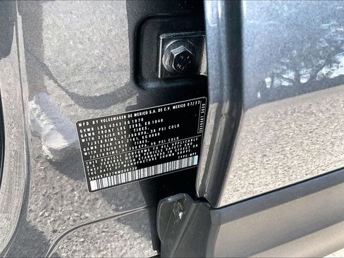 Certified 2022 Volkswagen Taos SE image 30