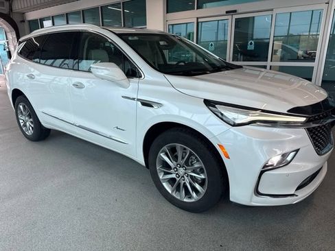 Used 2024 Buick Enclave Avenir AWD/4WD image 1