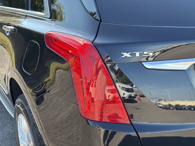 Used 2017 Cadillac XT5 FWD image 11