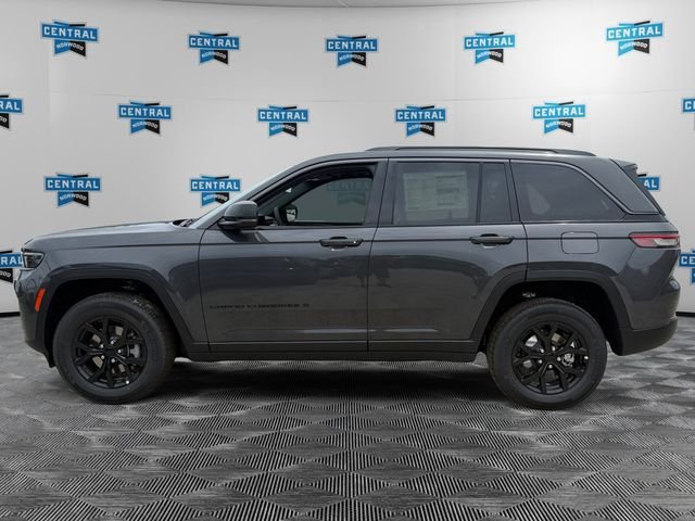 New 2026 Jeep Grand Cherokee Altitude AWD/4WD image 2