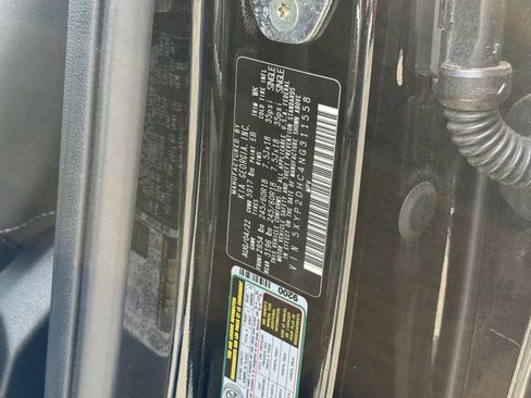 Used 2022 Kia Telluride LX image 32