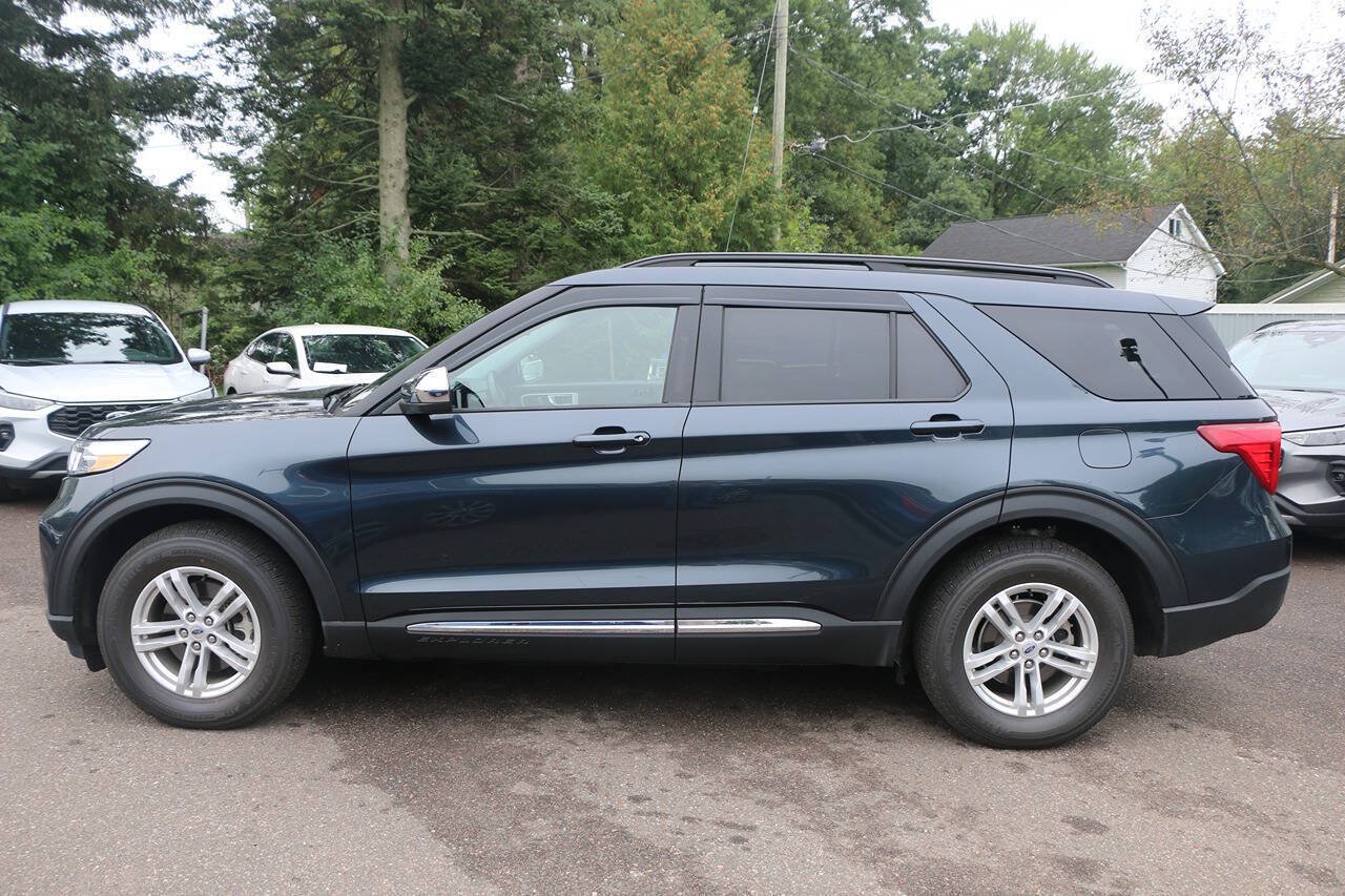 Certified 2023 Ford Explorer XLT w/ Equipment Group 202A AWD/4WD image 2
