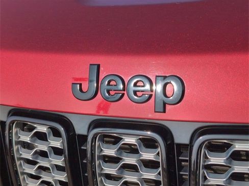 Used 2022 Jeep Grand Cherokee Laredo X image 30