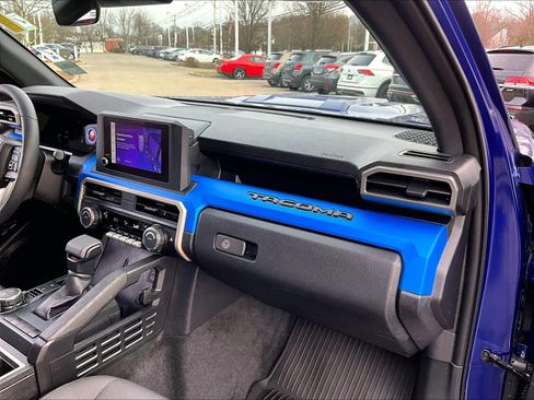 Used 2024 Toyota Tacoma TRD Sport image 13